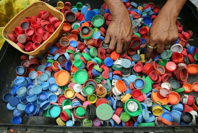 Non -recycled plastic dominates the world.