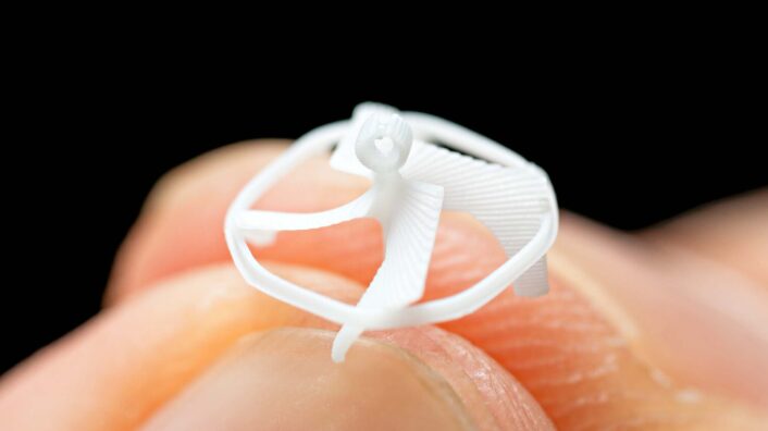The smallest flight robot in the world weighs 21 milligrams.