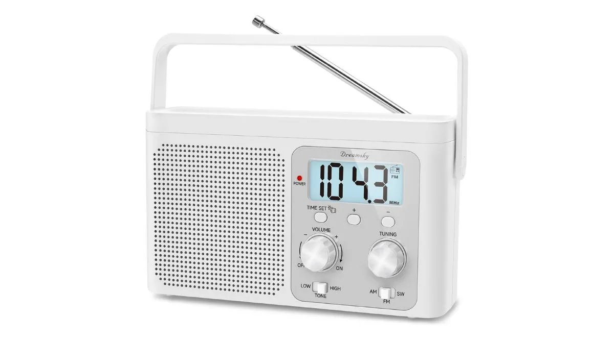 Radio with screen