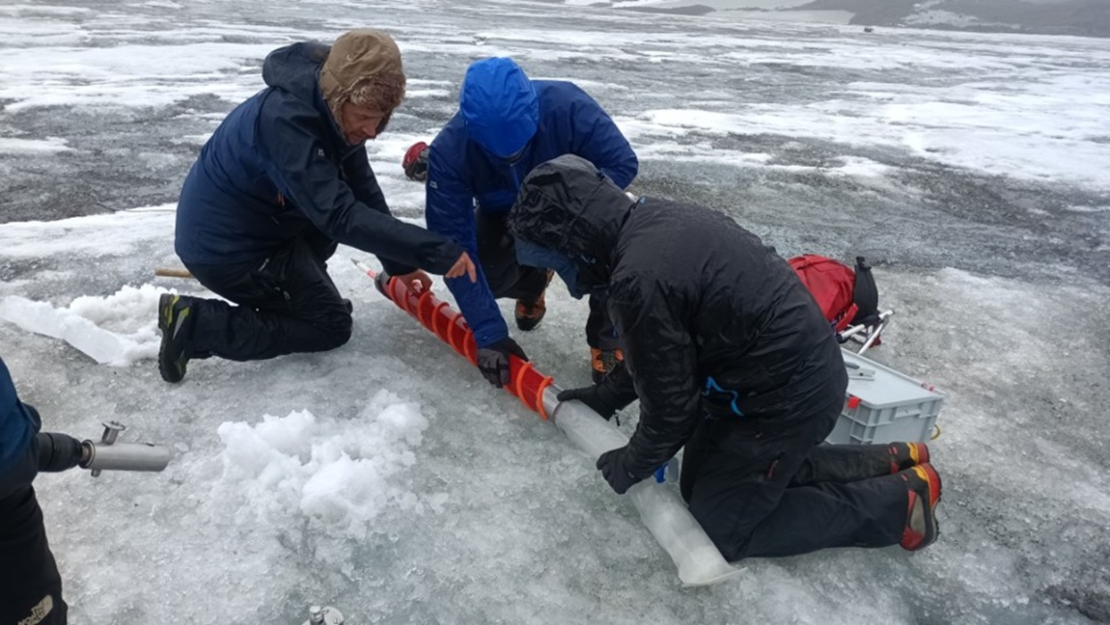 The fresh groundwater in Antarctica is a giant reservoir.